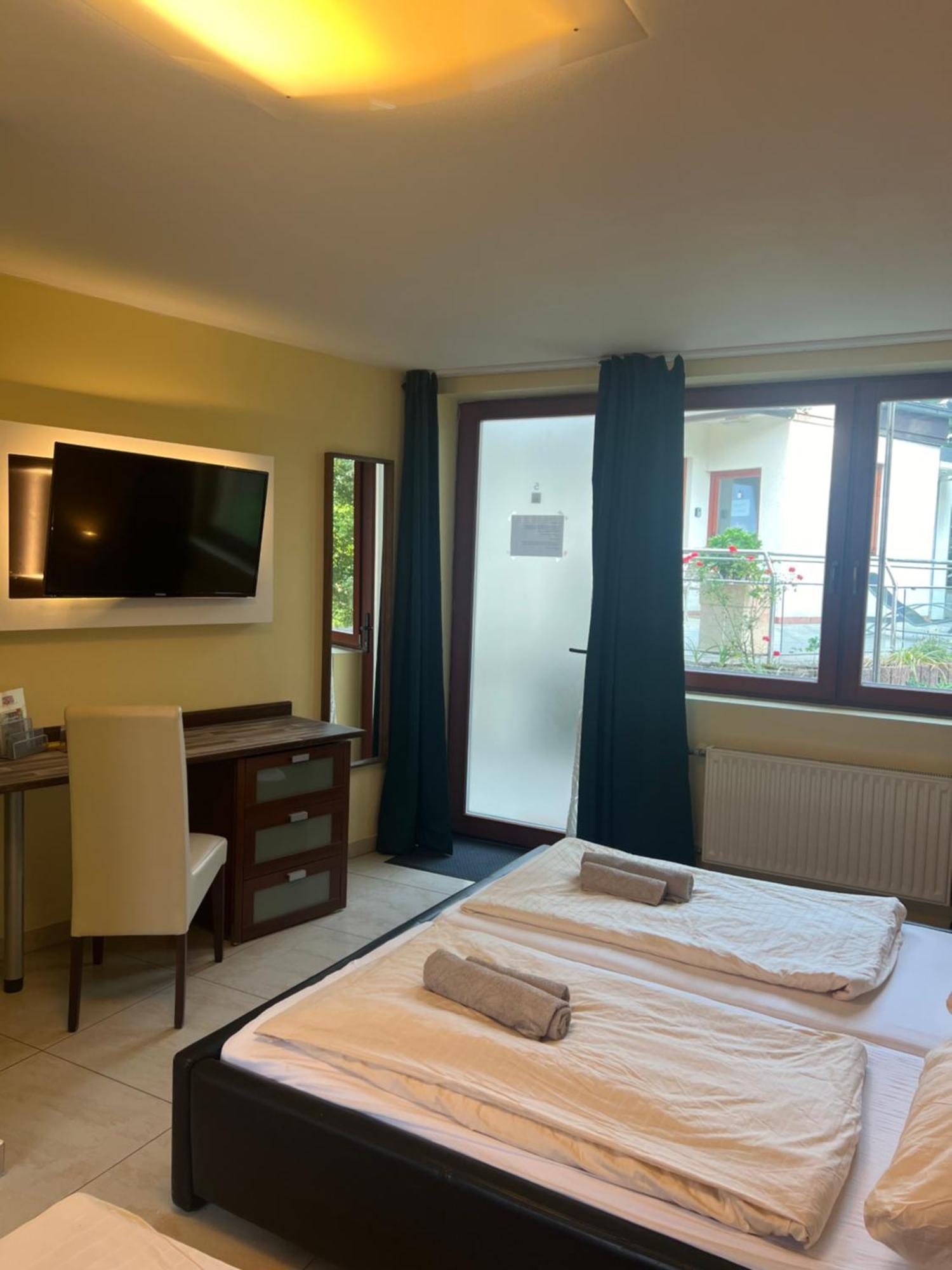 Hotel Hof 19 - Nuernberg Nord Heroldsberg Екстер'єр фото